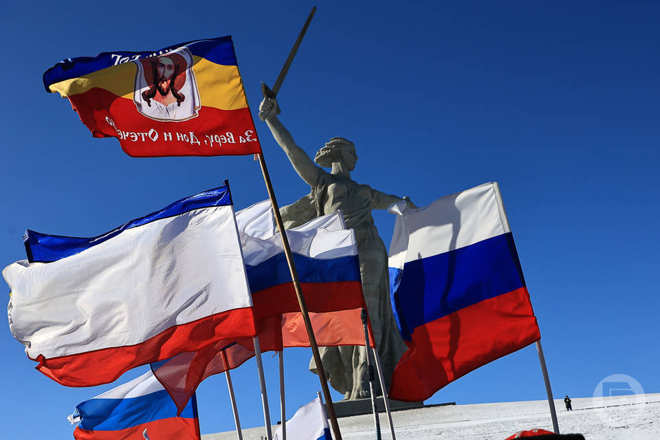 Волгоградцев приглашают на флешмоб ко Дню государственного флага
