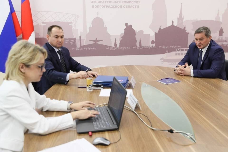 Андрей Бочаров подал документы в Избирком об участии в выборах на должность губернатора