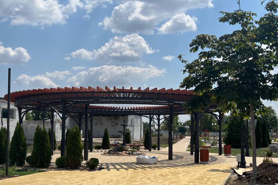 Под Волгоградом активно строят парк «Железнодорожный»