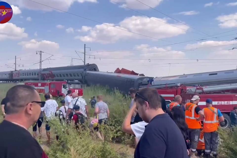 Под Волгоградом пассажиры рухнувшего поезда отправились в Адлер