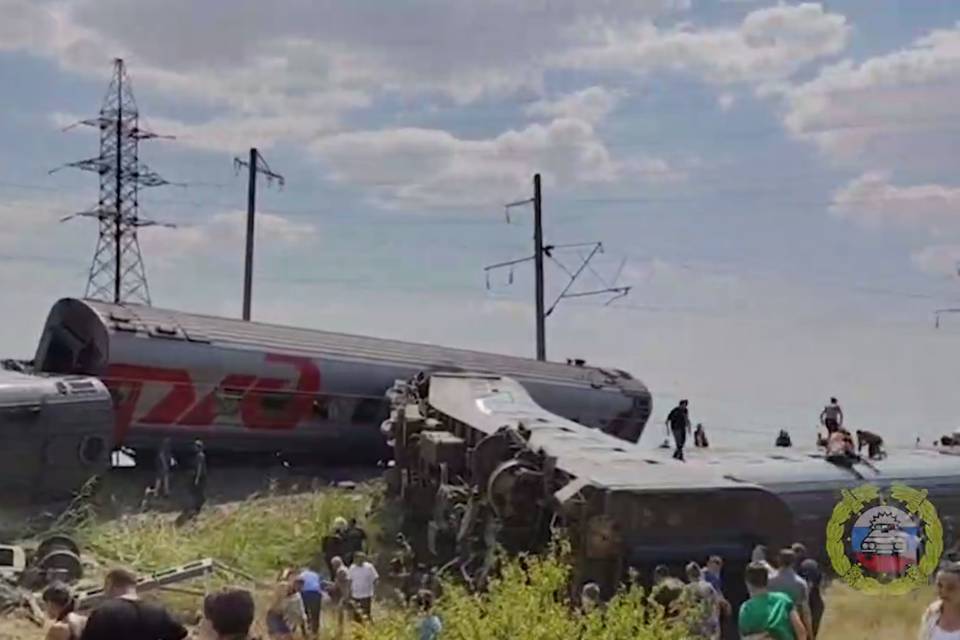 Пассажиры рухнувшего под Волгоградом поезда прибыли в Сочи