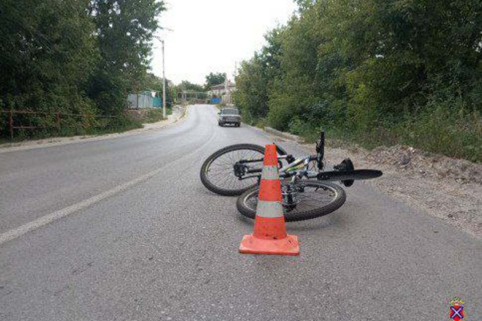 Велосипедист и ВАЗ-2101 столкнулись под Волгоградом