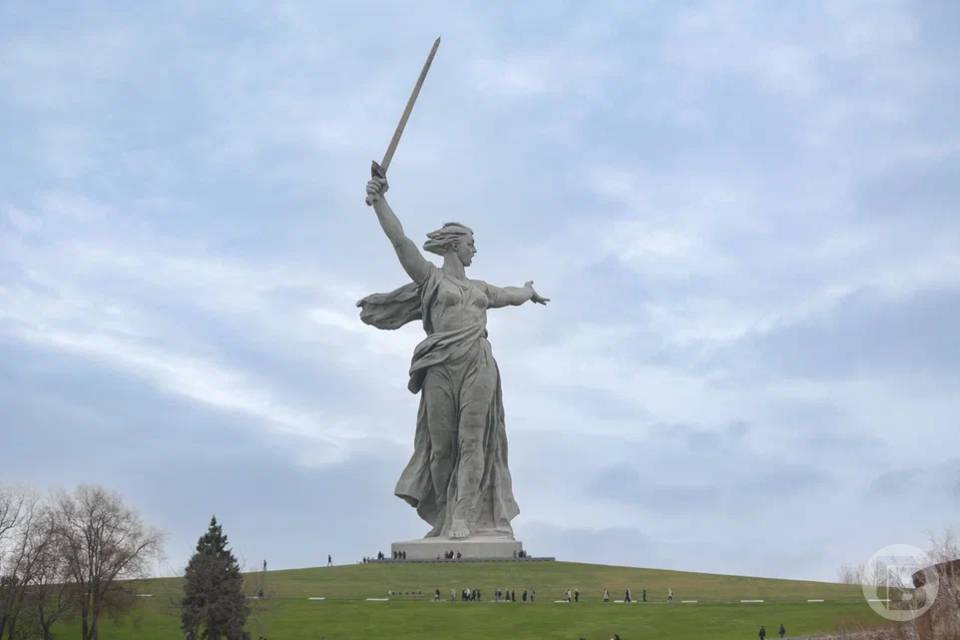 Да кто он такой? Волгоградские ветераны возмущены оценкой Артемия Лебедева скульптуры «Родина-мать зовет!»