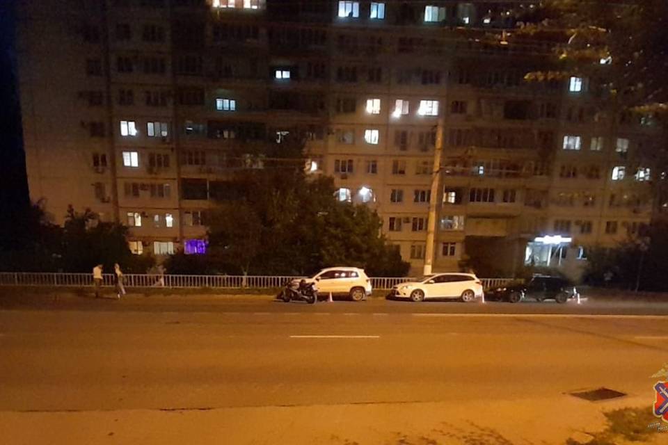 Четыре машины и мотоцикл попали в ДТП в Волгограде