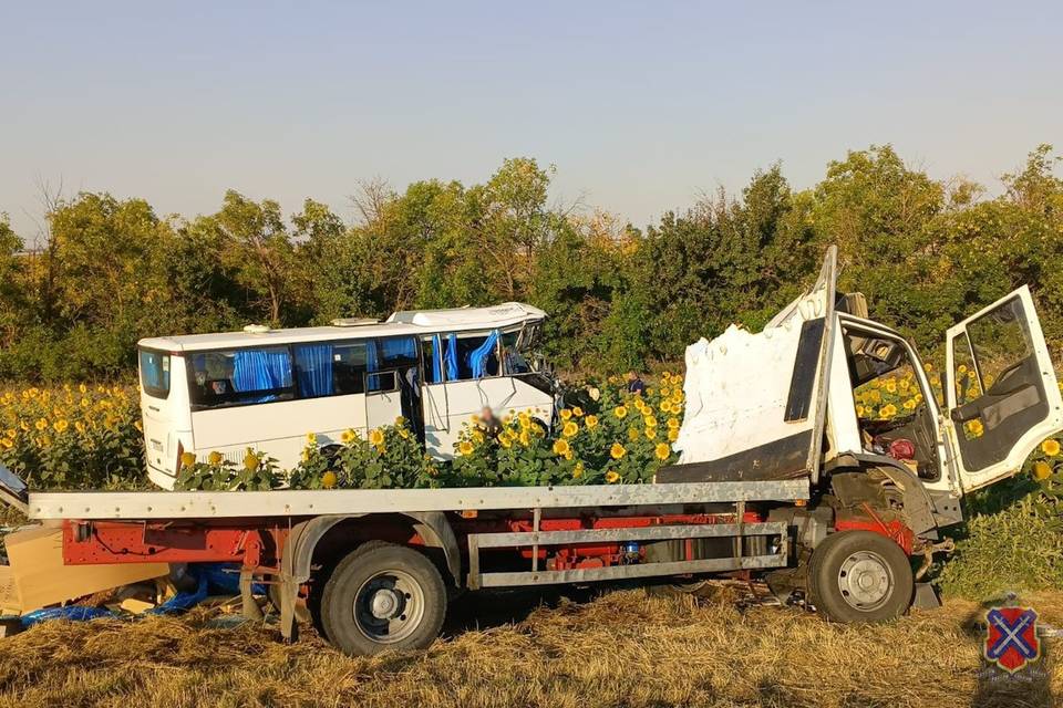 16 человек пострадали, один погиб в страшном ДТП с автобусом под Волгоградом