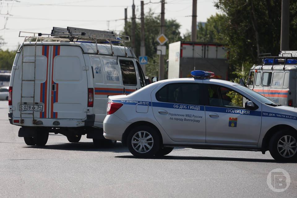 Три человека разбились на BMW под Волгоградом