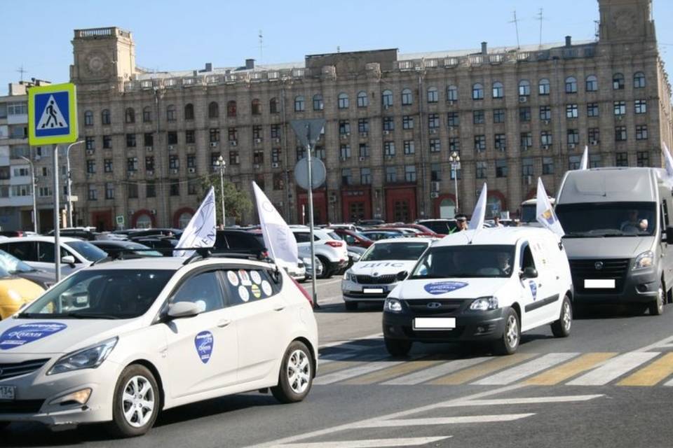 К 1 сентября волгоградцы отправили для школ ДНР гуманитарный груз