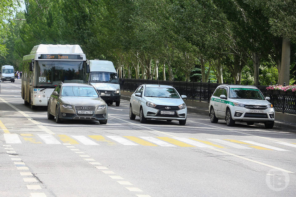 В Волгограде подорожал бензин для люксовых авто