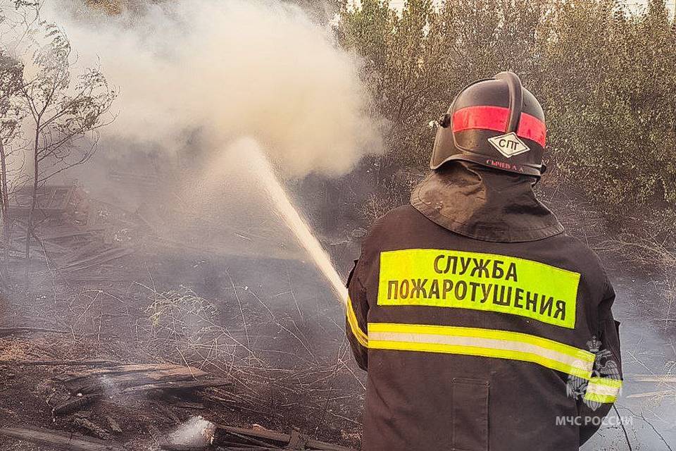 В МЧС сообщили о ликвидации крупного пожара на севере Волгограда