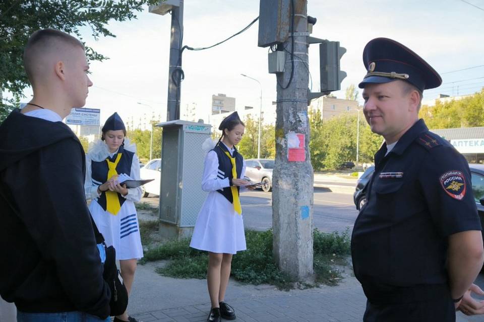 В Волгограде полицейские провели инструктажи для пешеходов