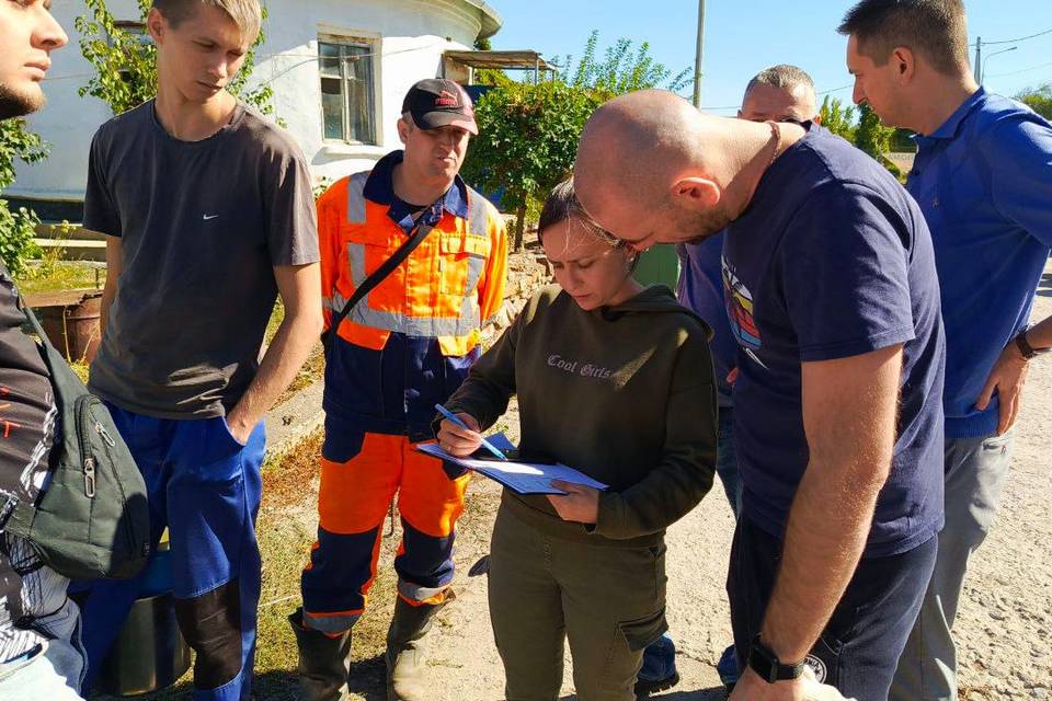 В Волгограде «кровавую» краску незаконно сливали в канализацию