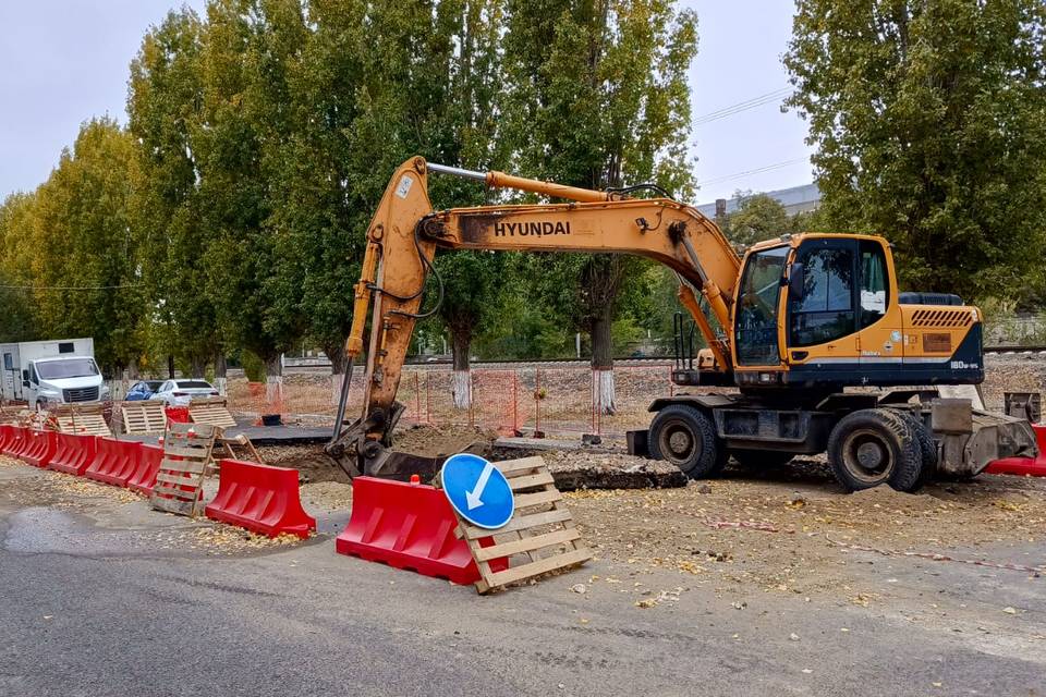 На юге Волгограда из-за аварии на коллекторе размыло грунт