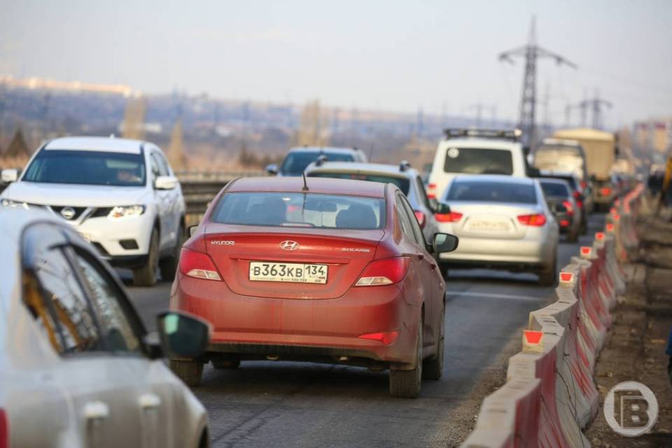 Когда волгоградским автомобилистам нужно переходить на зимнюю резину