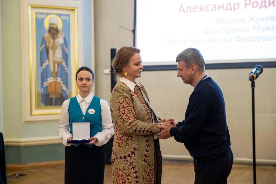 Жителя Волгоградской области наградили медалью «Отец солдата»