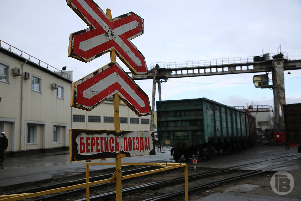 В Волгограде на месяц закрывают железнодорожный переезд