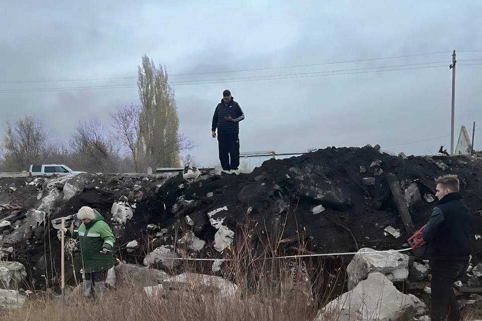 В Волгоградской области обнаружена свалка с остатками от сноса зданий