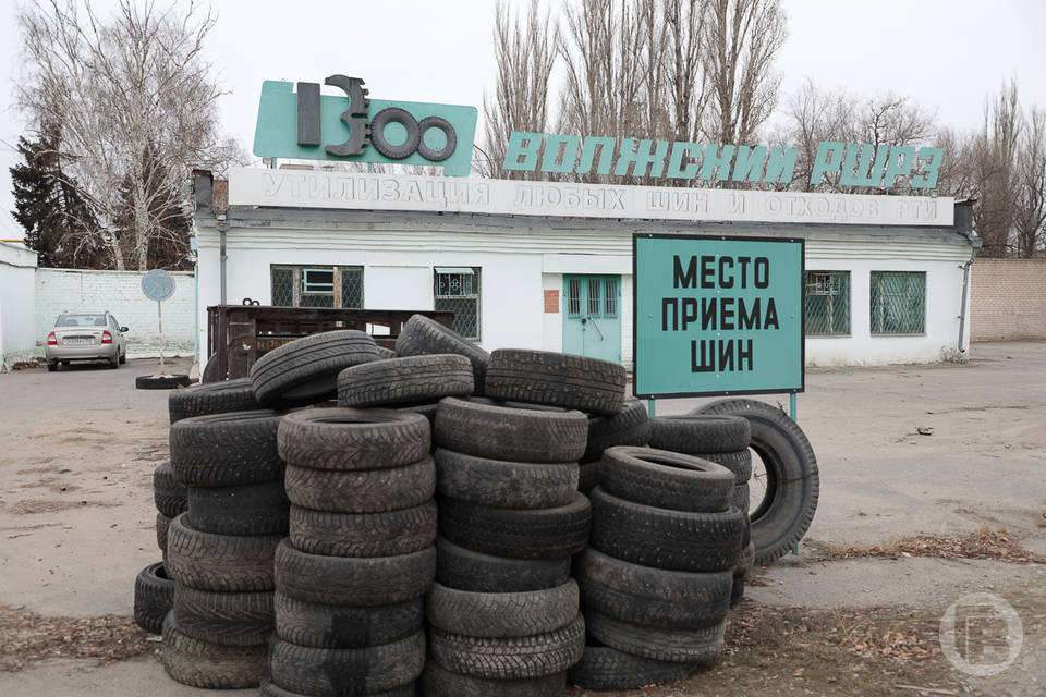 Волгоградских водителей до 1 декабря обязали переобуть машины