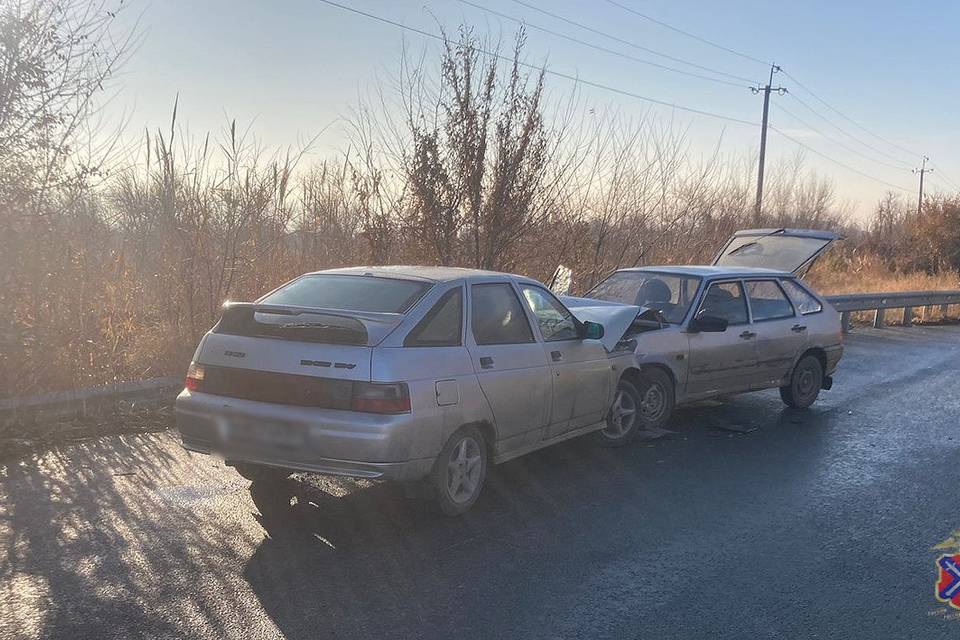 В Волгограде две женщины пострадали в ДТП с двумя "ВАЗ"