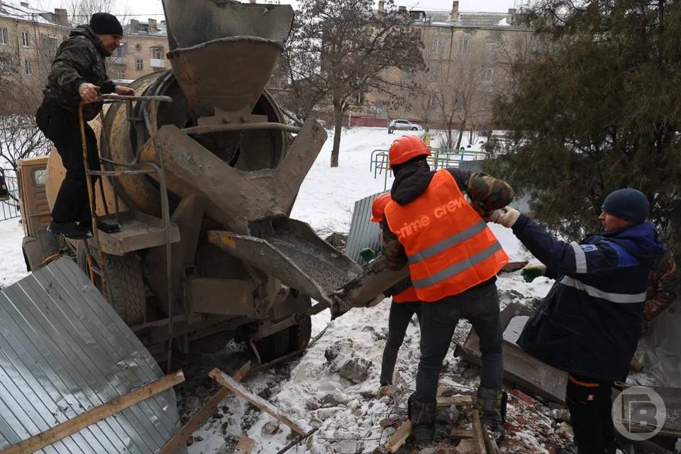 Волгоградцам разъяснили, законно ли заставлять работать в новогодние праздники