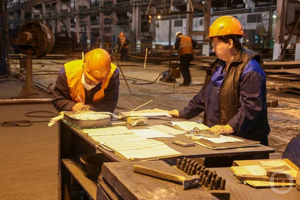 В Волгограде удерживают от увольнения всех и каждого четверть предприятий