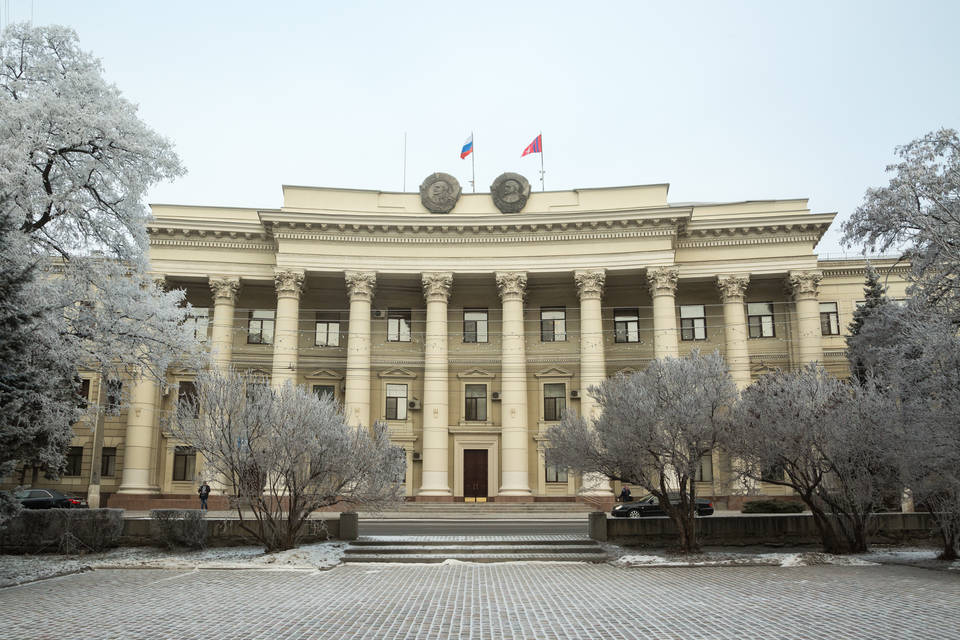 Губернатор Андрей Бочаров продлил полномочия Евгения Харичкина