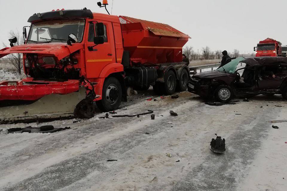 Смертельное ДТП с КамАЗом под Волгоградом расследуют с участием прокурора