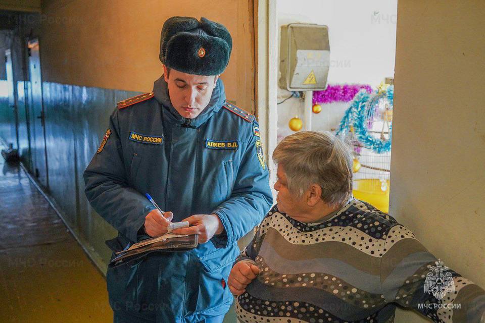 Волгоградские сотрудники МЧС продолжают проводить регулярные профилактические мероприятия