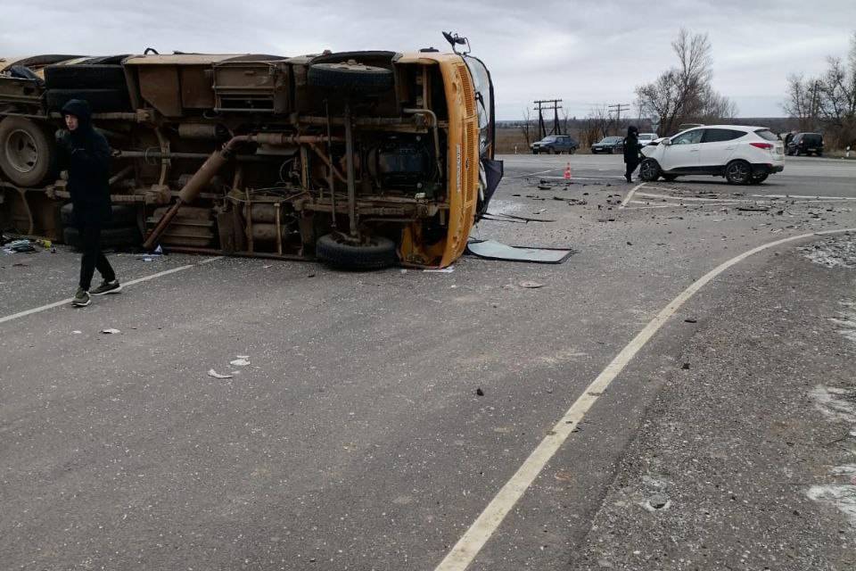 Прокуратура разберется в смертельном ДТП со школьным автобусом под Волгоградом