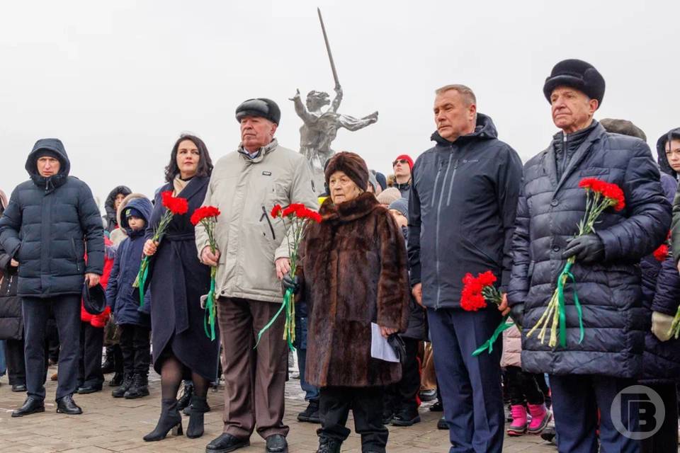 Волгоградцы пришли на митинг, посвященный 81-й годовщине освобождения Ленинграда