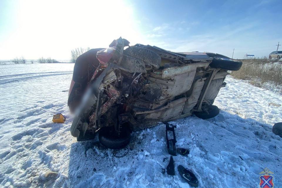 Во Фролово под Волгоградом опрокинулся «ВАЗ-2109», пострадали двое