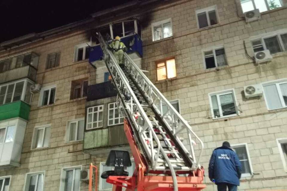 В Урюпинске ночью произошел пожар в квартире, есть пострадавшие