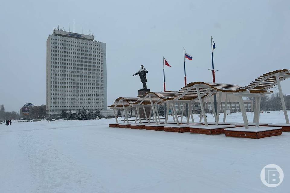 В Волжском столкнулись «Опель Инсигния» и «Тойота Рав 4»