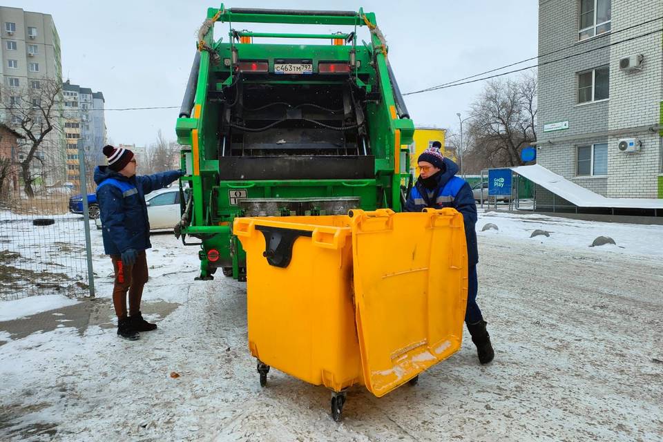 В Волгоград поступила партия новых мусоровозов