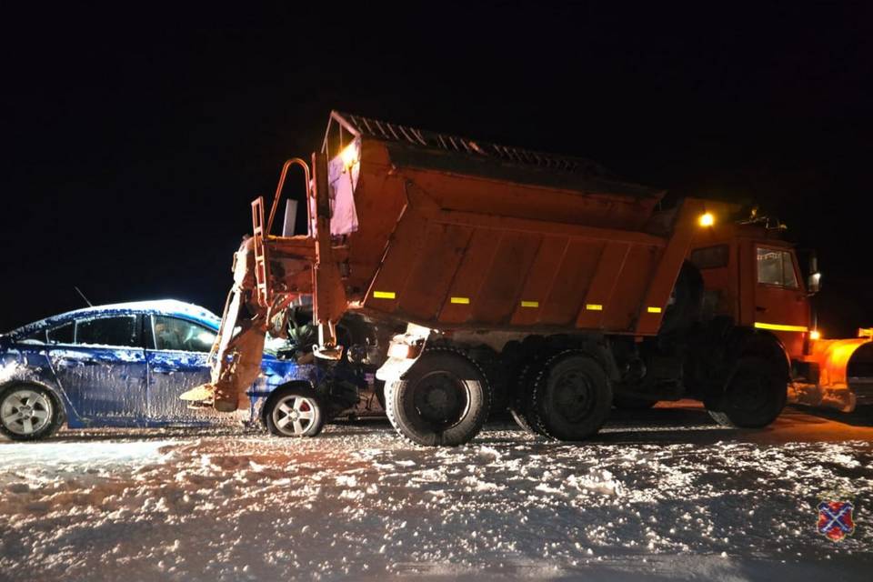 Под Волгоградом столкнулись «Шевроле Круз» и «Камаз», пострадал подросток