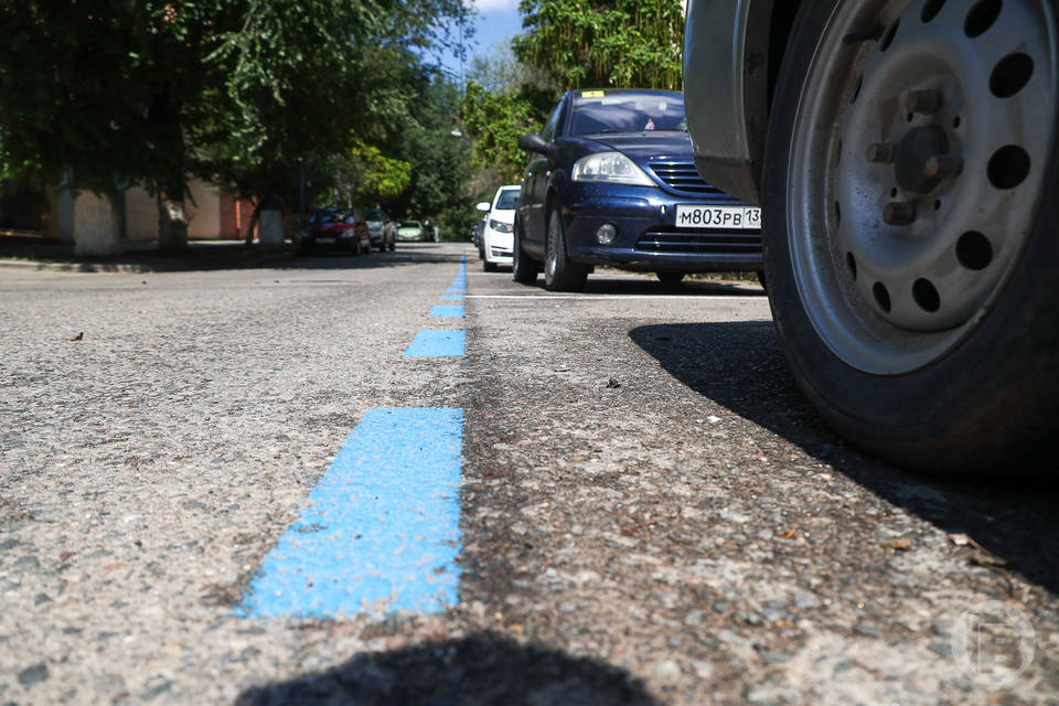 В Волгоградской области подорожал бензин для элитных авто