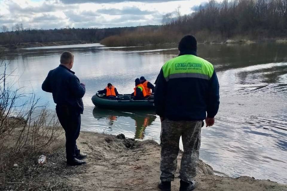 Второй месяц под Волгоградом ищут пропавшего рыбака