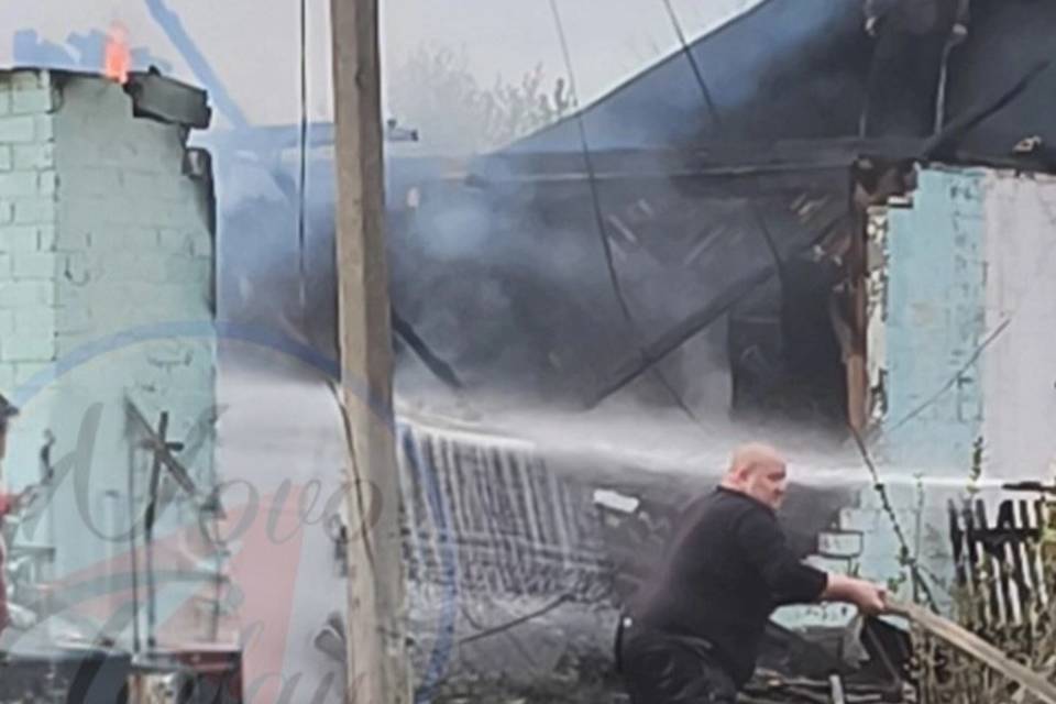 Многодетная семья Аксеновых под Волгоградом осталась без дома после пожара