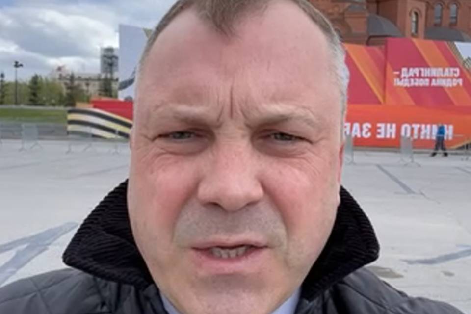 Телеведущий Евгений Попов участвует в Международном форуме, который проходит в Волгограде