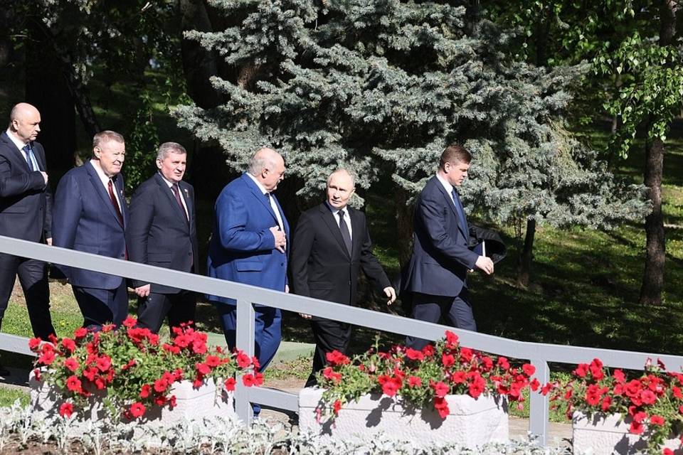 Путин, Лукашенко и Бочаров посетили мемориальный комплекс «Героям Сталинградской битвы»