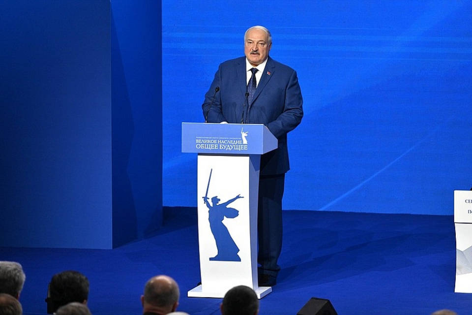 Александр Лукашенко призвал не верить словам Запада