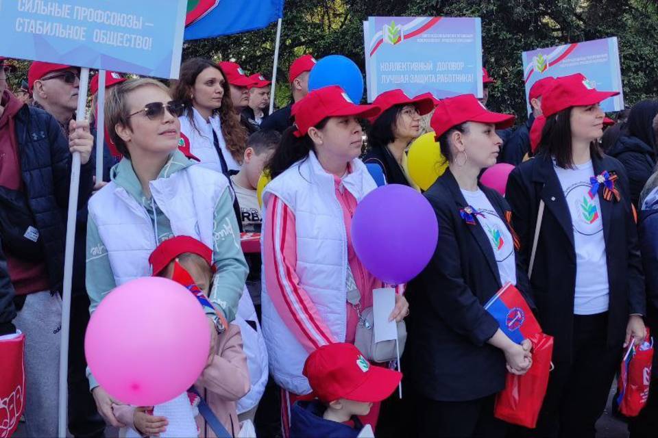 Профсоюзы Волгограда провели праздничный митинг к 80-летию Победы