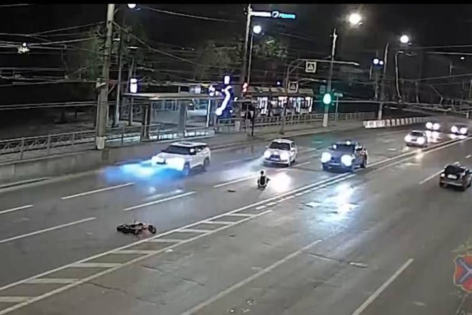 В Волгограде на видео попало жесткое ДТП с электросамокатом