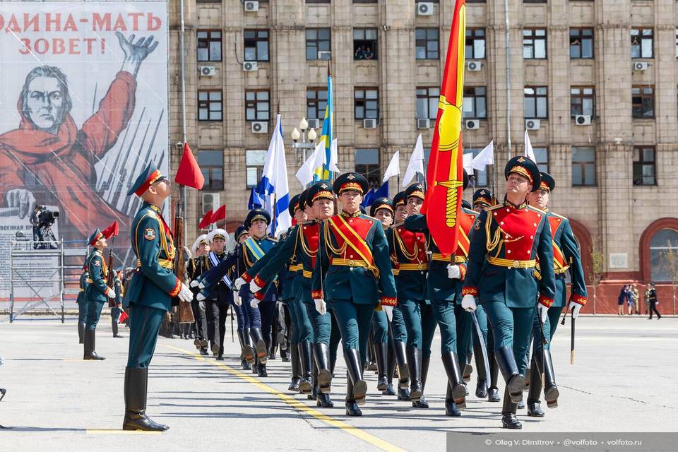Торжественно и красиво: генеральная репетиция парада Победы прошла в Волгограде