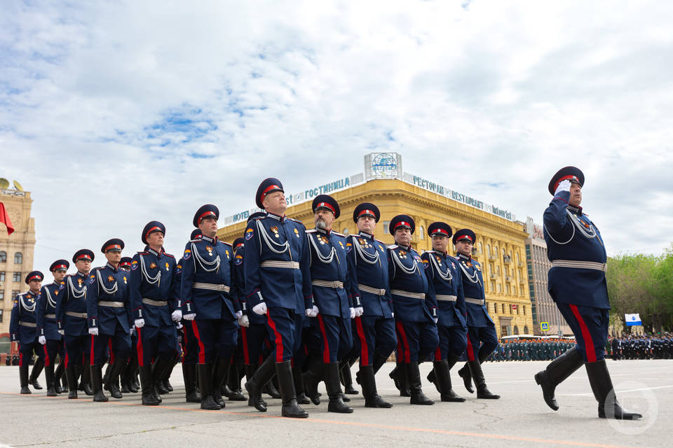 Праздничная программа к 9 Мая в Волгограде: парад, фейерверки, салют