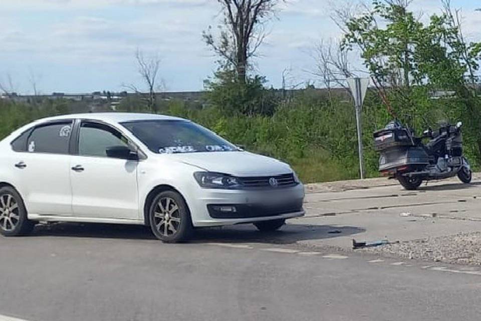 Под Волгоградом мотоцикл столкнулся с иномаркой