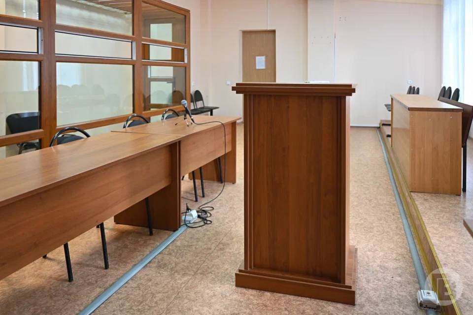 Суд наказал волгоградца за нападение на полицейских