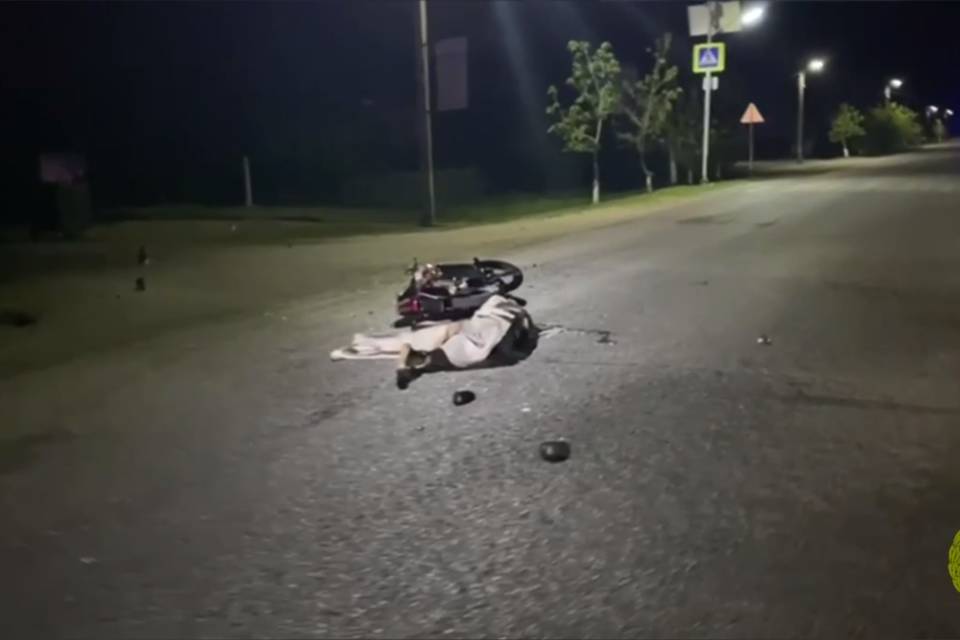 Под Волгоградом столкнулись Lada Granta и мотоцикл, мотоциклист погиб