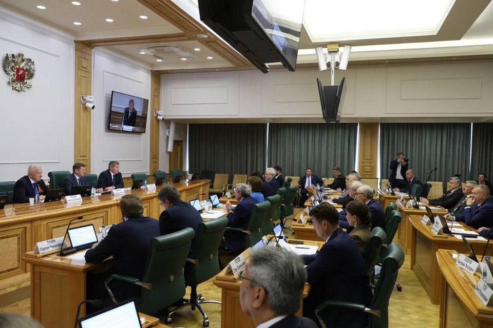 Глава Волгограда Владимир Марченко участвует в расширенных заседаниях комитетов Совета Федерации РФ