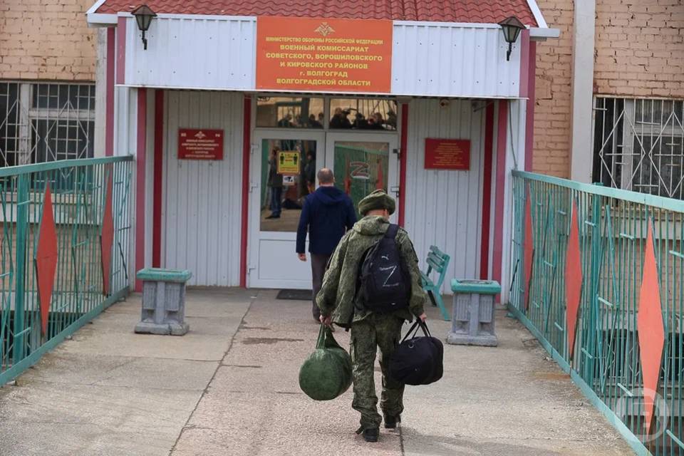 Период участия в СВО могут включить в стаж госслужбы