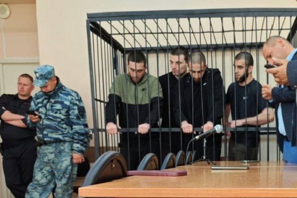 В Волгограде четверо мужчин осуждены за разбой с применением травмата